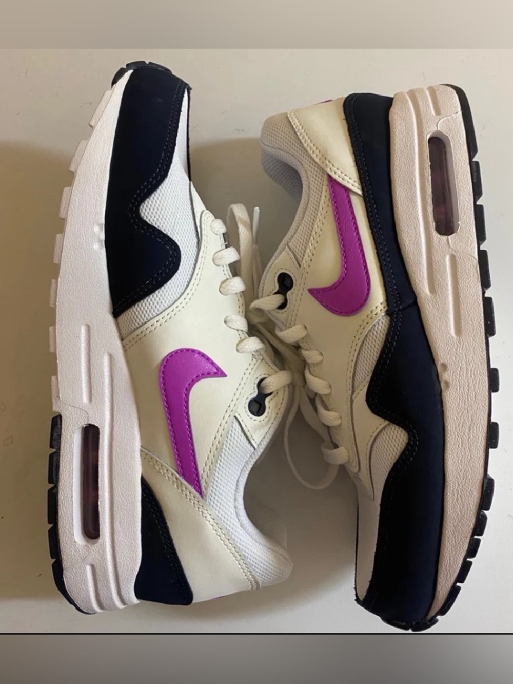 New-Nike Air Max 1 Fuchsia Dream
Big Kid 6.5
FQ8360-100
